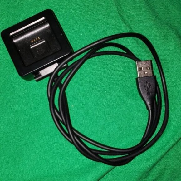 Fitbit Bundle Chargers Bands Boxes Dongles - Picture 6 of 9